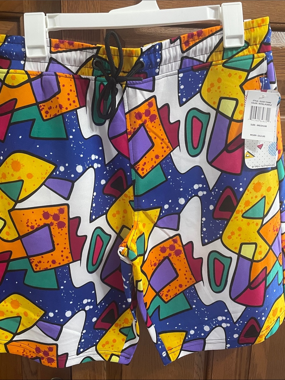 Colorful Geometric Print Shorts w pockets & drawstring - Multicolor NWT Sz. M